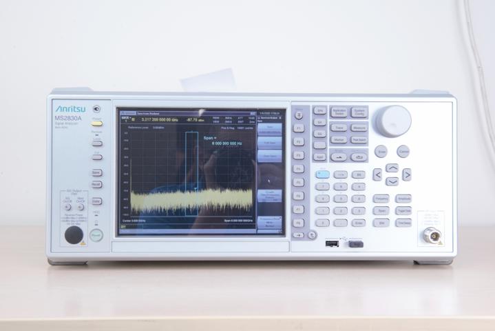 Анализатор спектра и сигналов Anritsu MS2830A